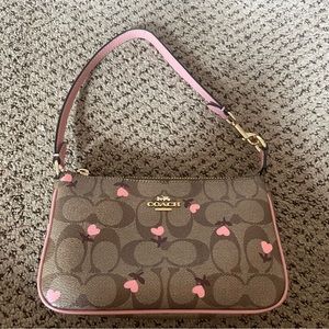 Coach Nolita 19 Bag in Signature heart print